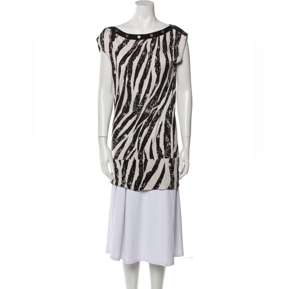 Diane Von Furstenberg Size 2 Silk Zebra Print Boat Neck Bronze Detail‎ Tunic Top